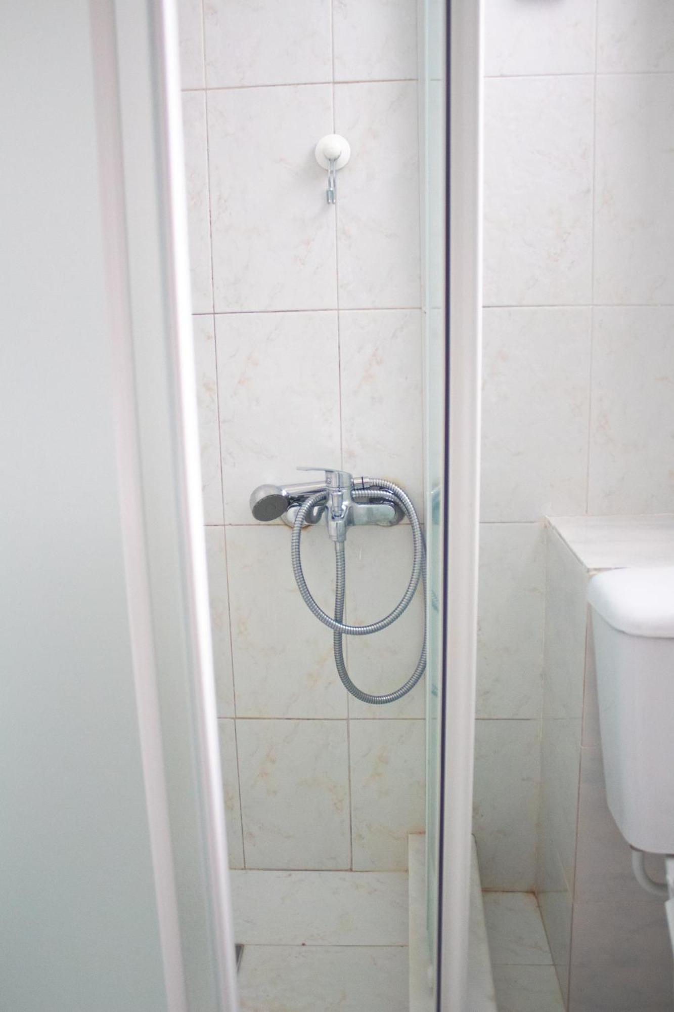 Emvi Apartments III Seaview Near Airport أرتيميدا الغرفة الصورة