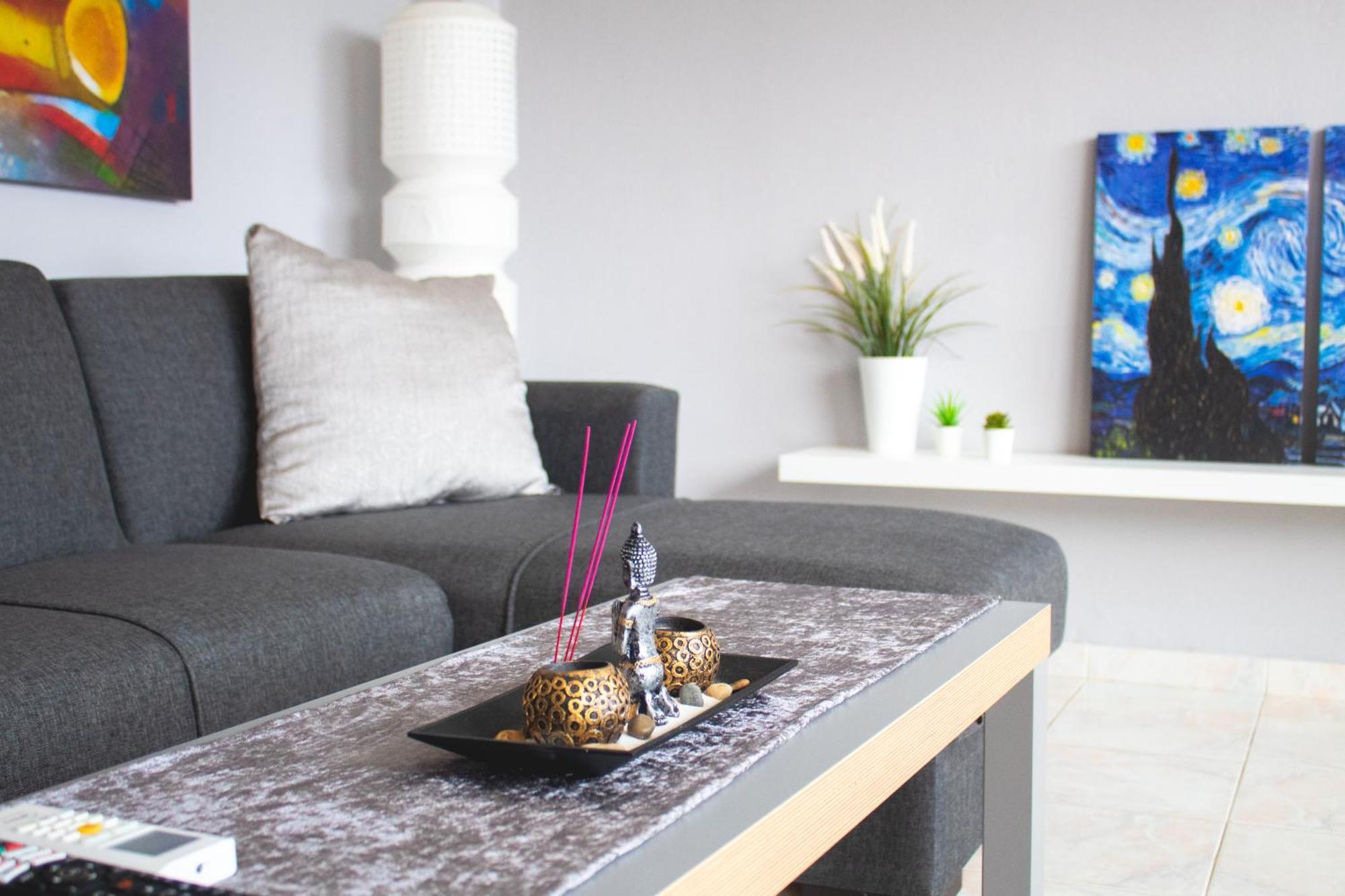 Emvi Apartments III Seaview Near Airport أرتيميدا الغرفة الصورة